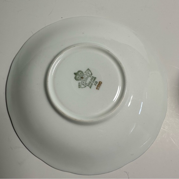 Aynsley Elegant Teacup and Saucer Set with Gold Accents - Picture 5 of 7